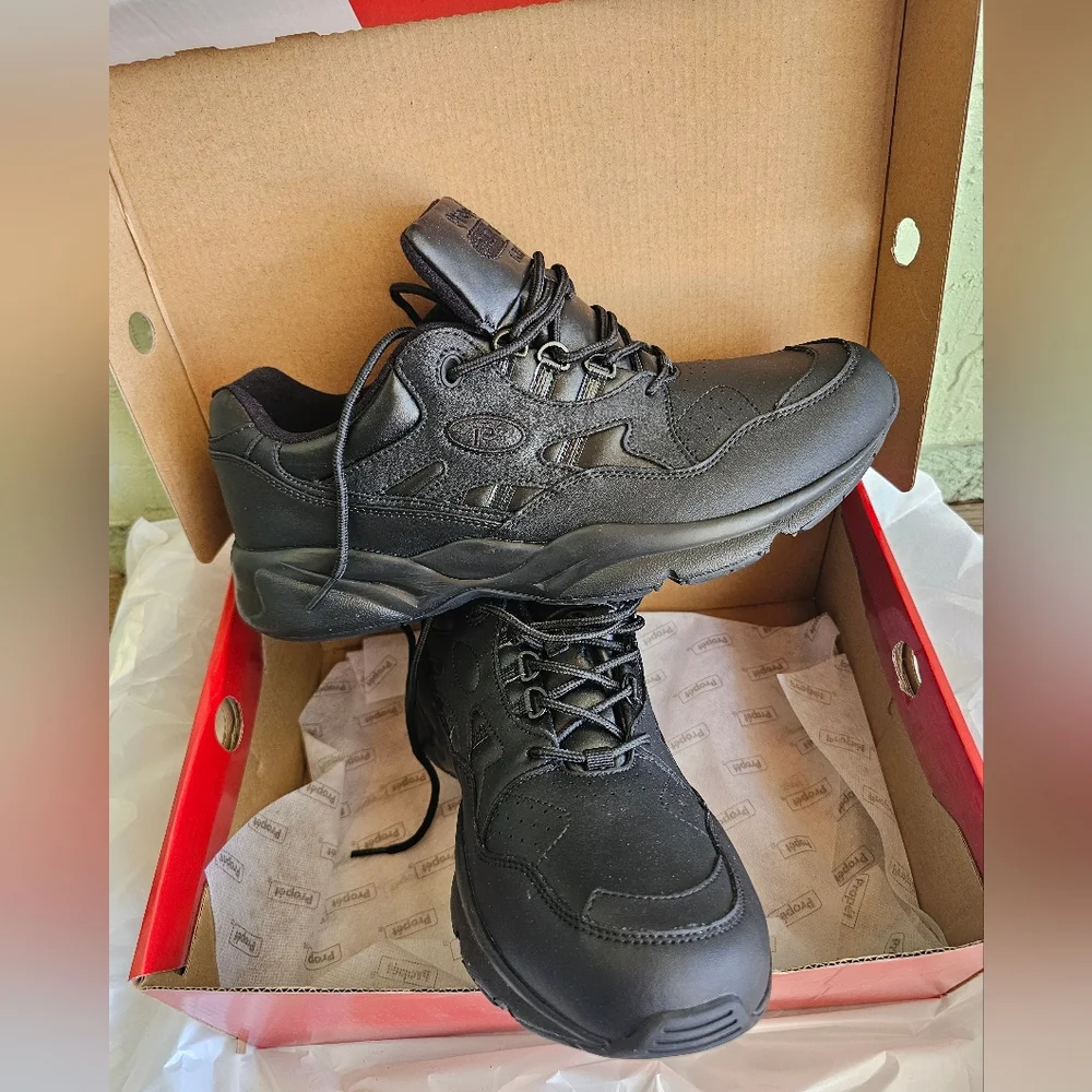 Propet Men's Black Leather Sneakers - Picture 5 of 12